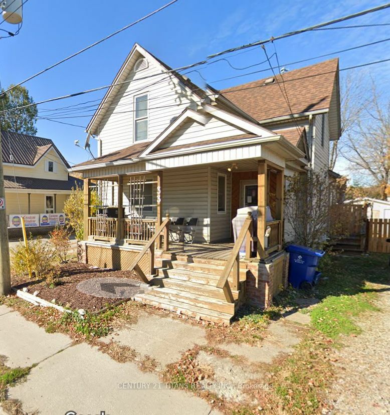 Property Photo:  33 Richmond St  ON N7M 1N5 