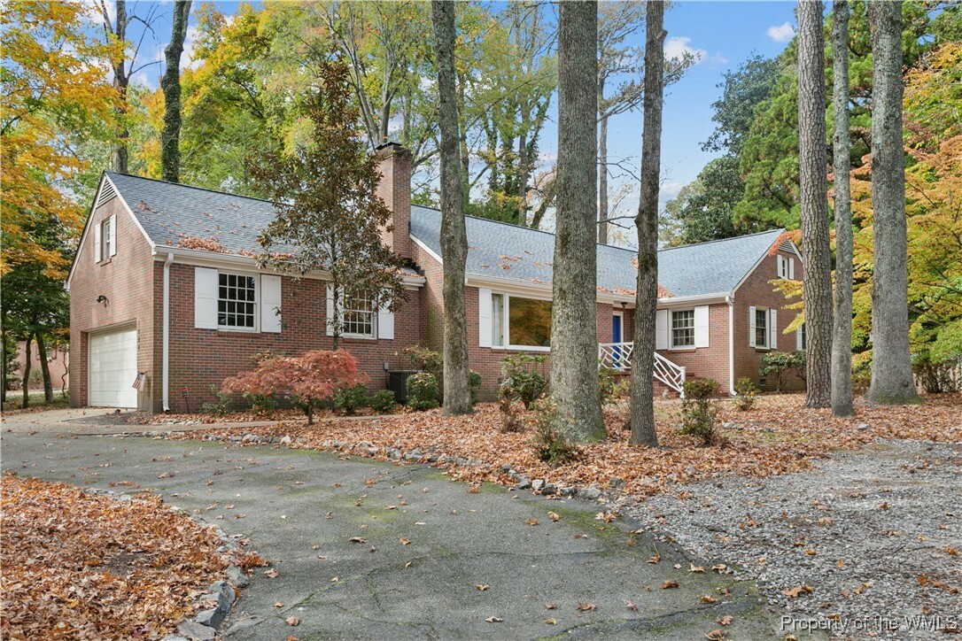 Property Photo:  1101 Jamestown Road  VA 23185 