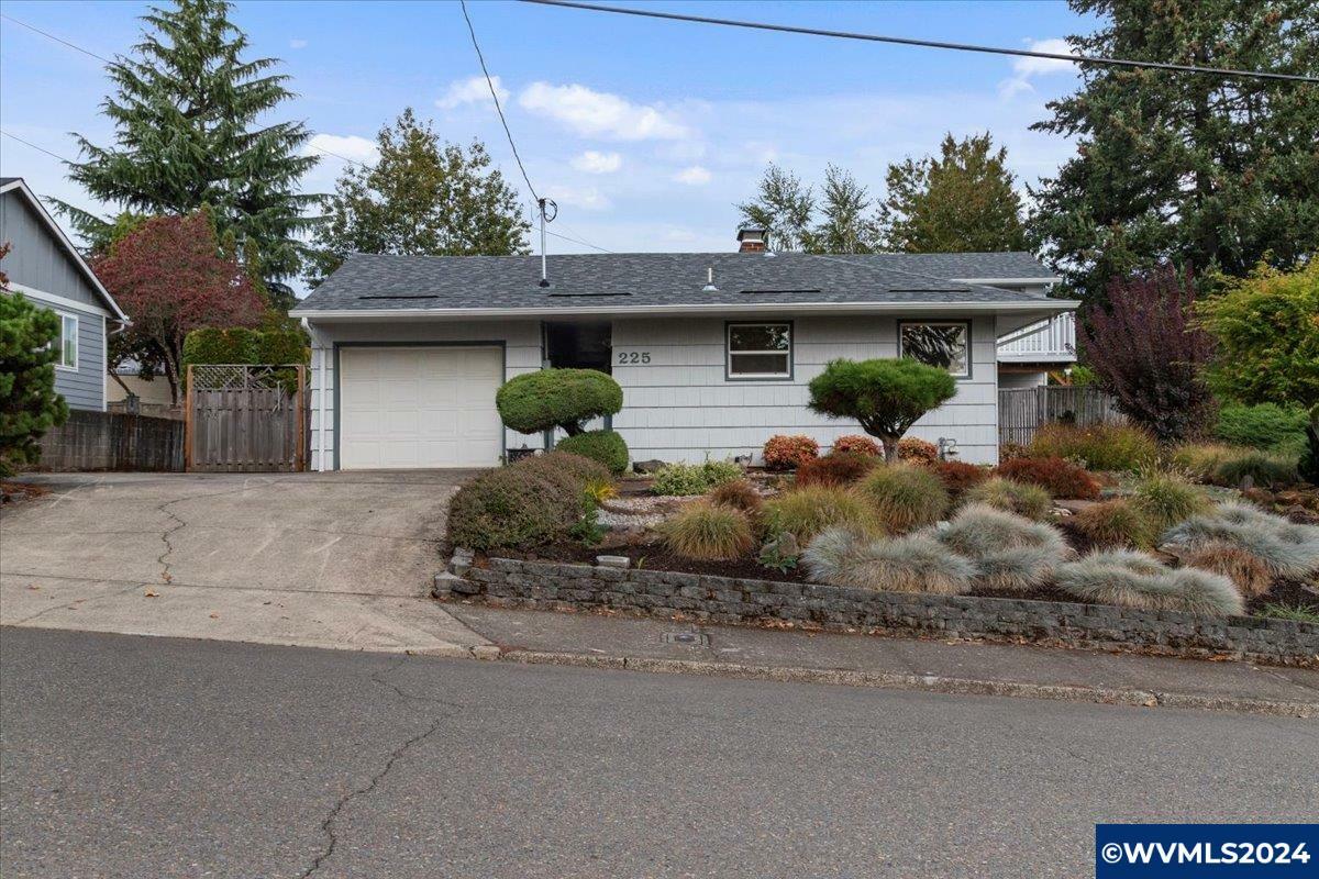 Property Photo:  225  Alice Av S  OR 97302 