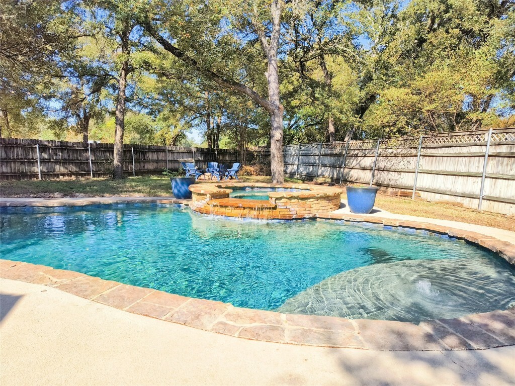 Property Photo:  132 Nopal Lane  TX 78610 