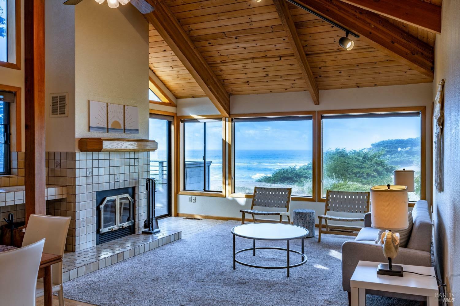 Property Photo:  464 Sea Stack  CA 95497 