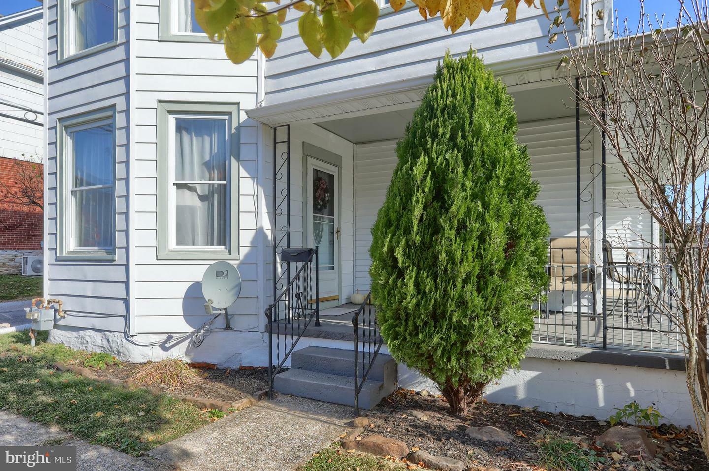 Property Photo:  224 S 5th Street  PA 17043 