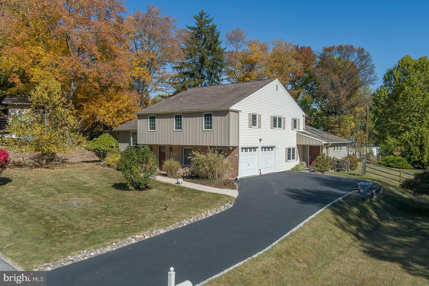 Property Photo:  1086 Longview Road  PA 19406 