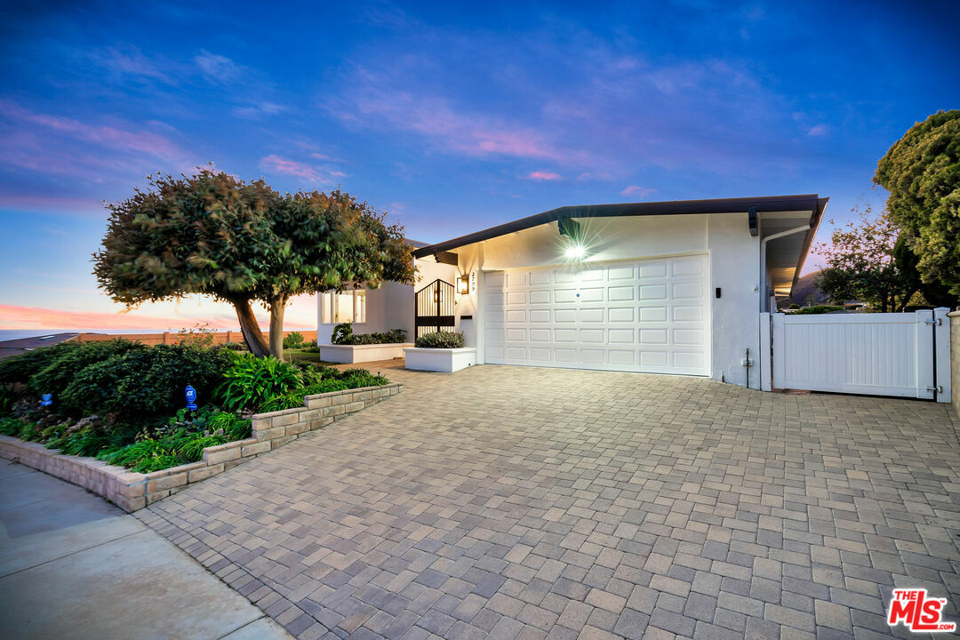 Property Photo:  3729   Oceanhill Way  CA 90265 