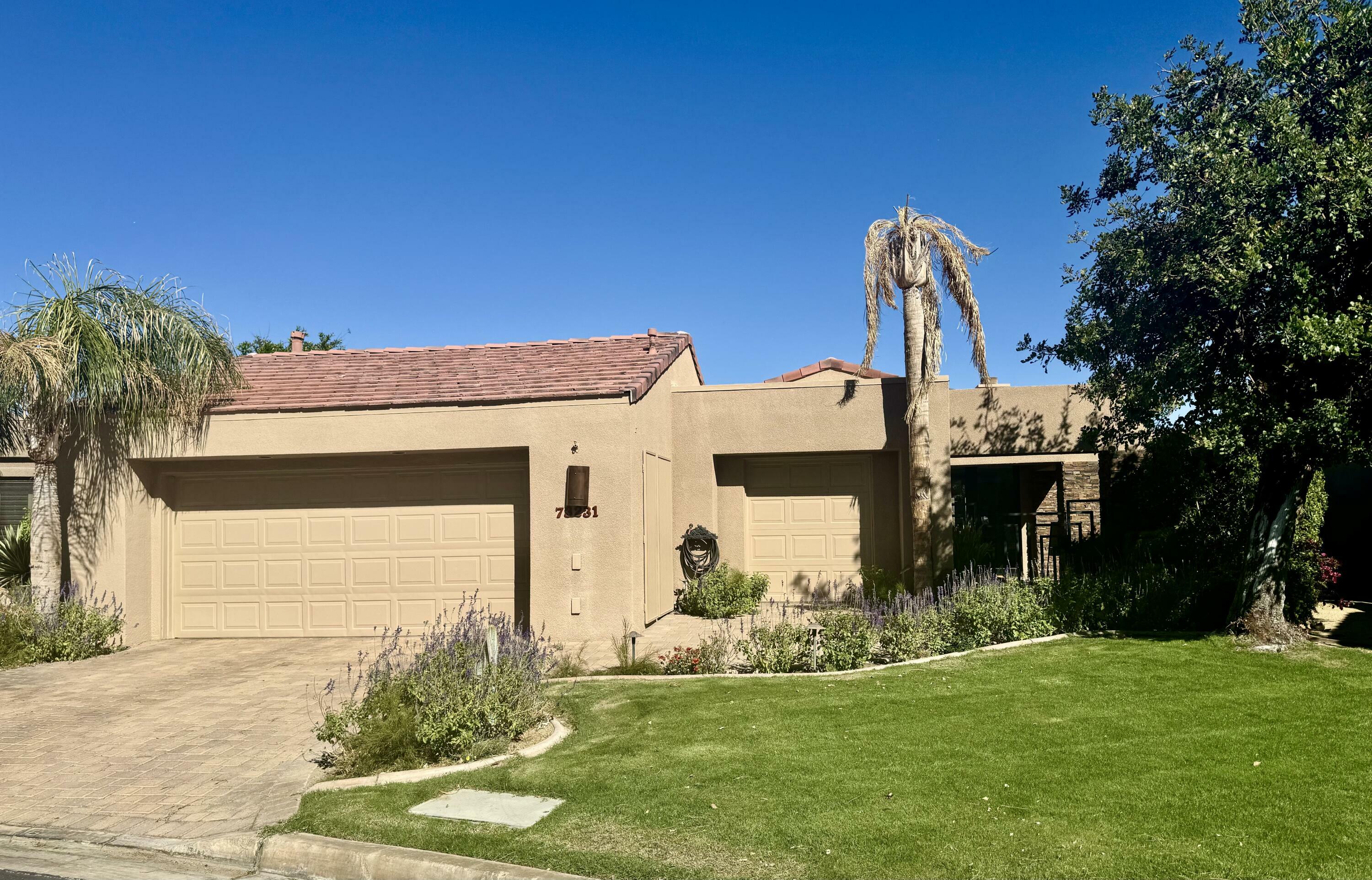 Property Photo:  73231 Mariposa Drive  CA 92260 