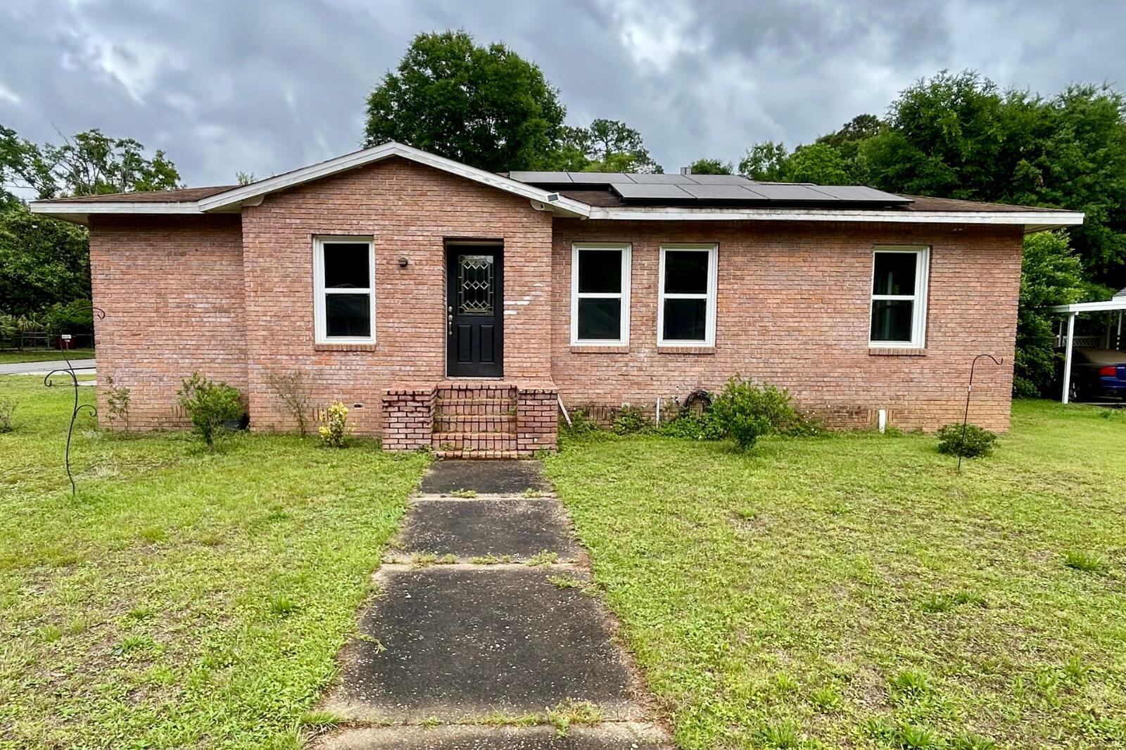 Property Photo: 297 Anderson Street FL 32536
