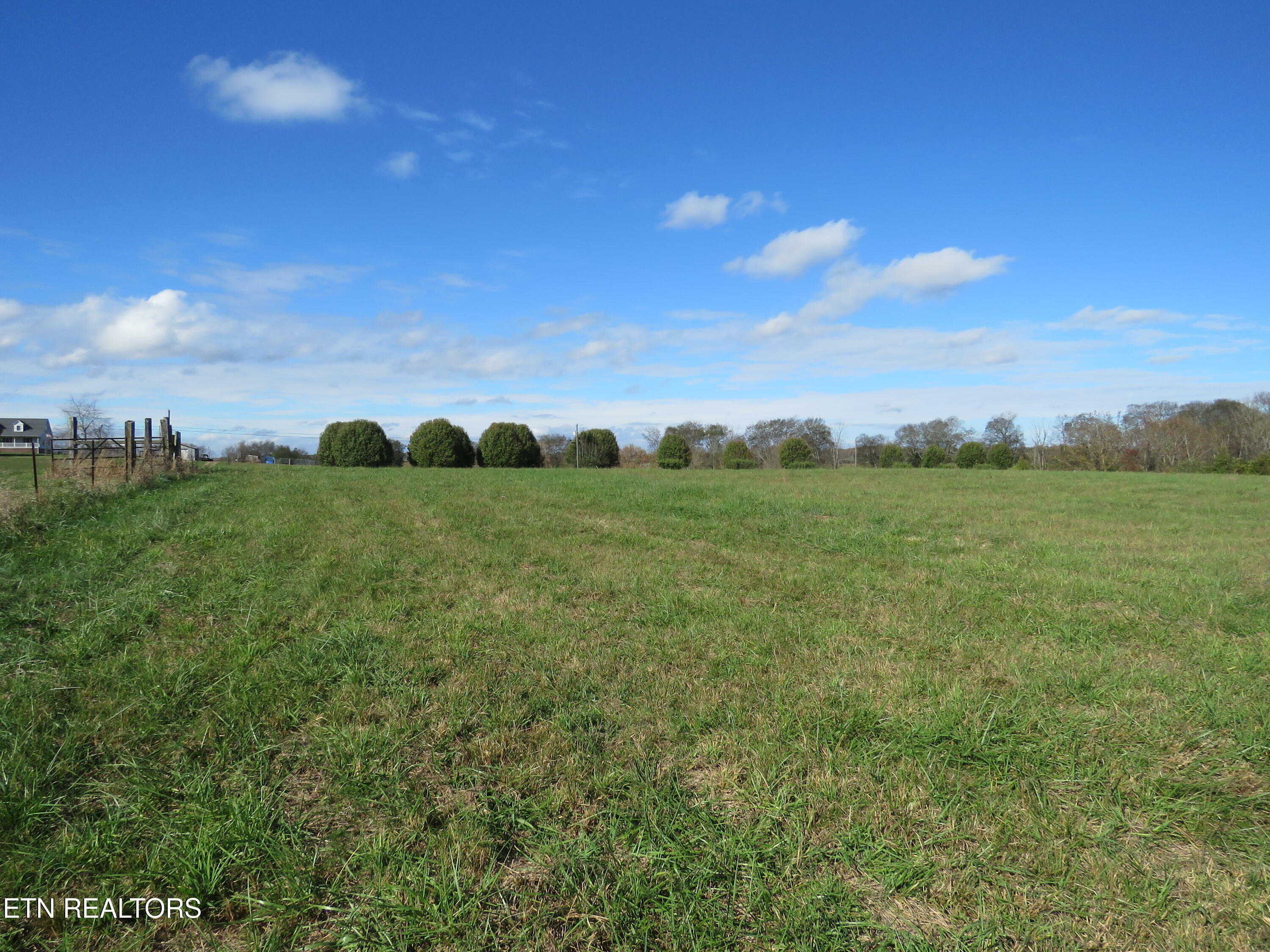 Property Photo:  348 County Rd  TN 37874 