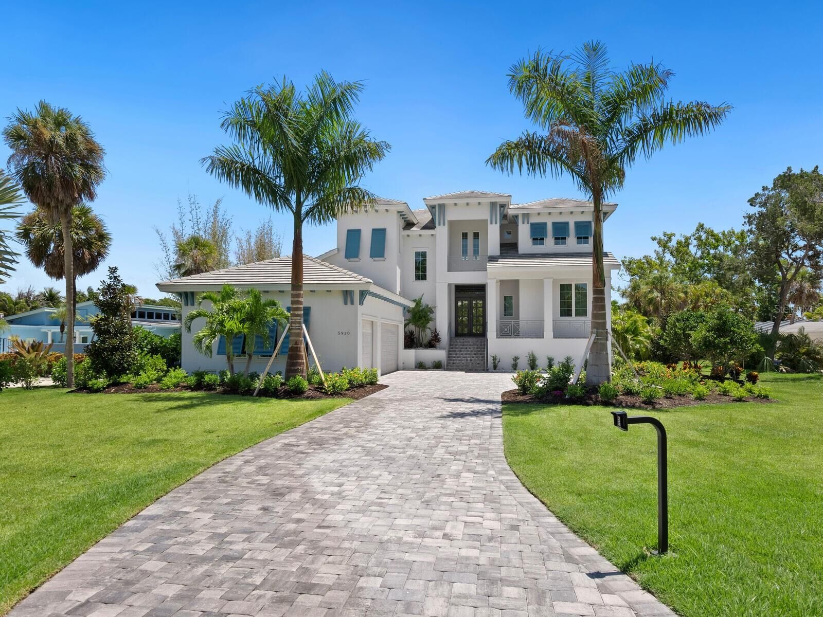 Property Photo: 5910 Gulf Of Mexico Drive FL 34228