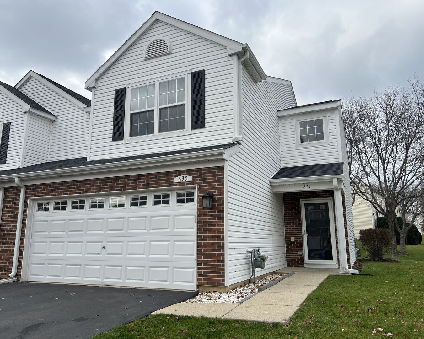 Property Photo: 635 Winchester Lane IL 60046