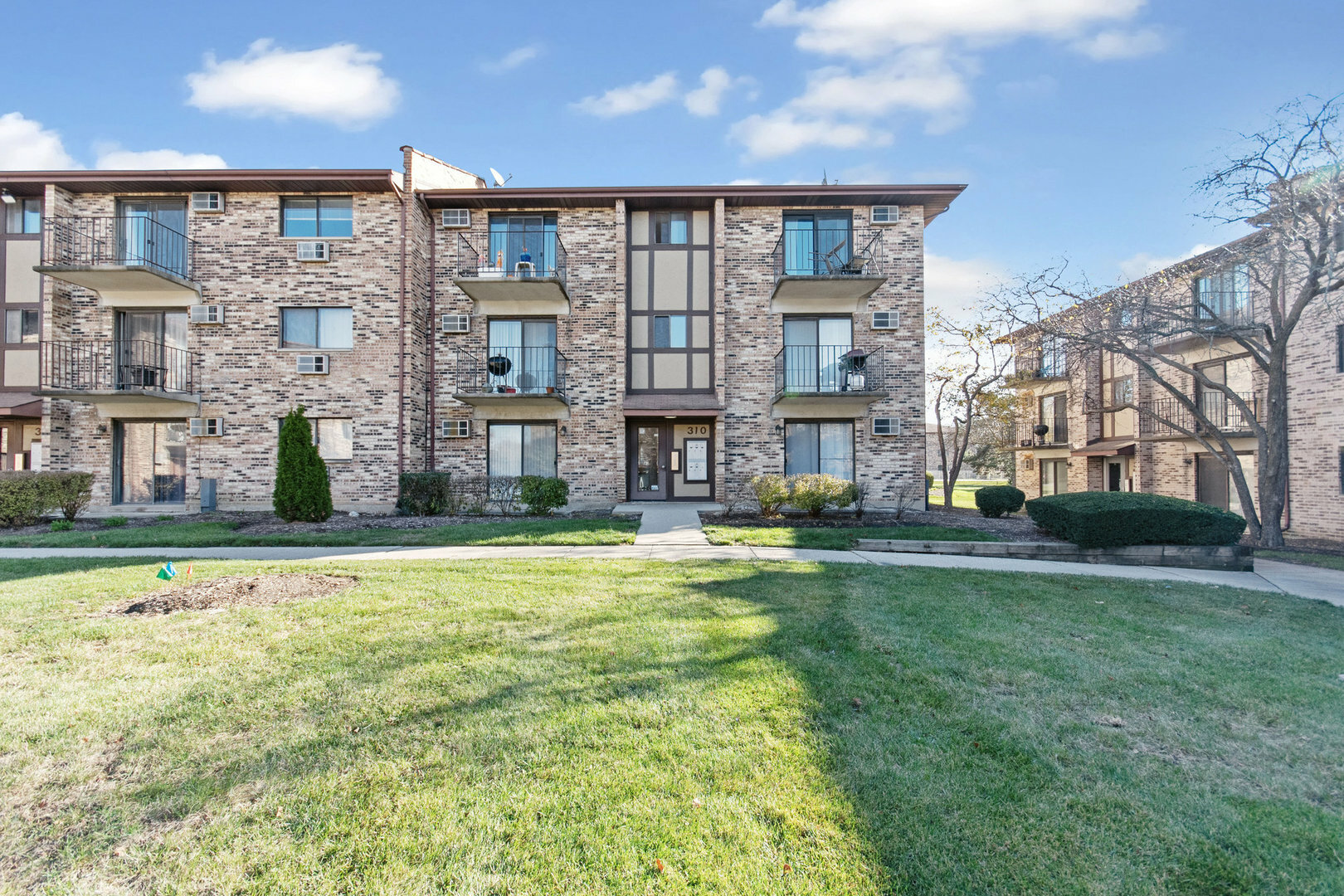 Property Photo:  310 Klein Creek Circle 2B  IL 60188 