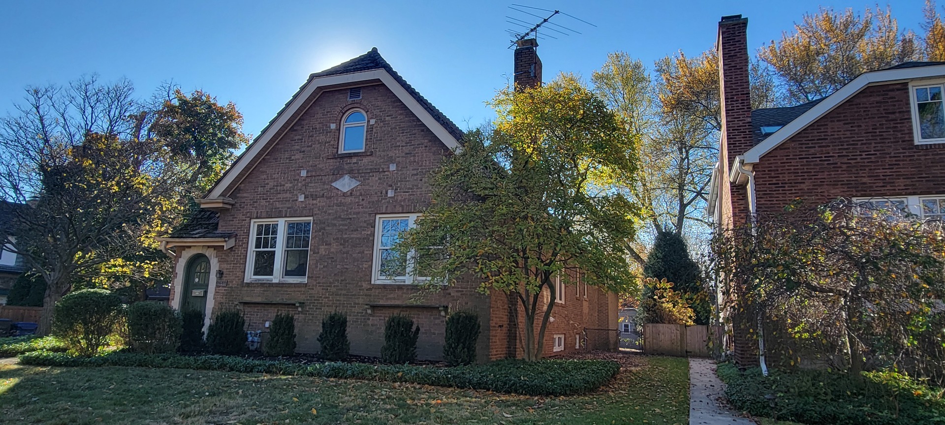 Property Photo:  2600 Payne Street  IL 60201 