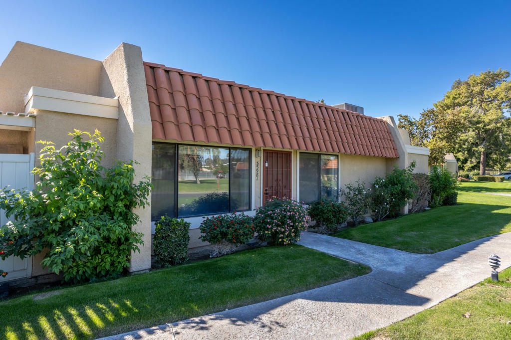 Property Photo:  35981 Novio Court  CA 92270 