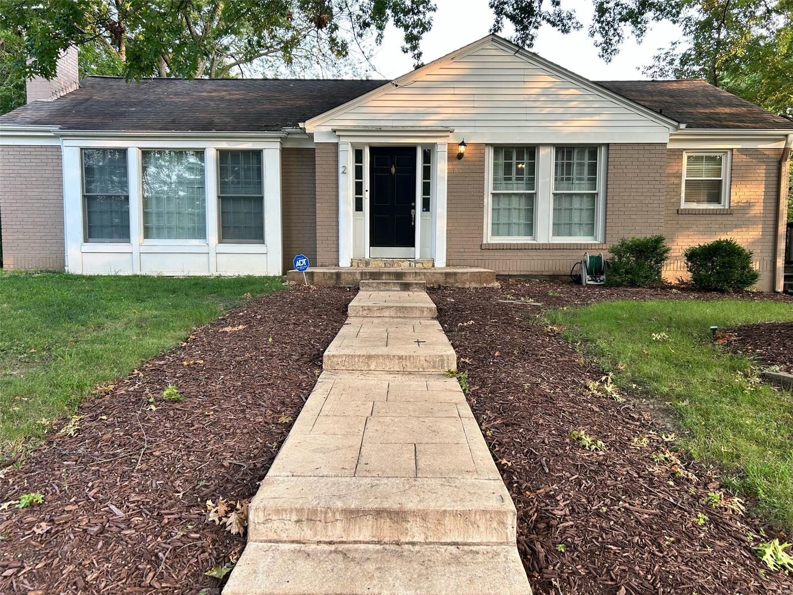 Property Photo:  2 Price Court  MO 63132 