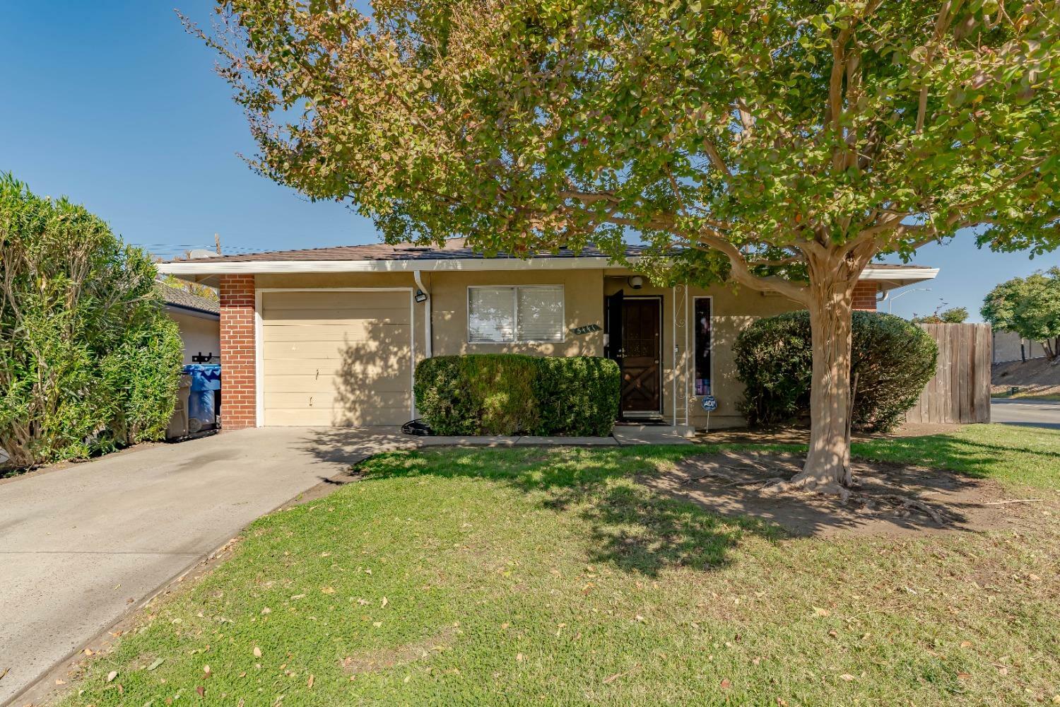 Property Photo:  5441 Dorset Way  CA 95822 