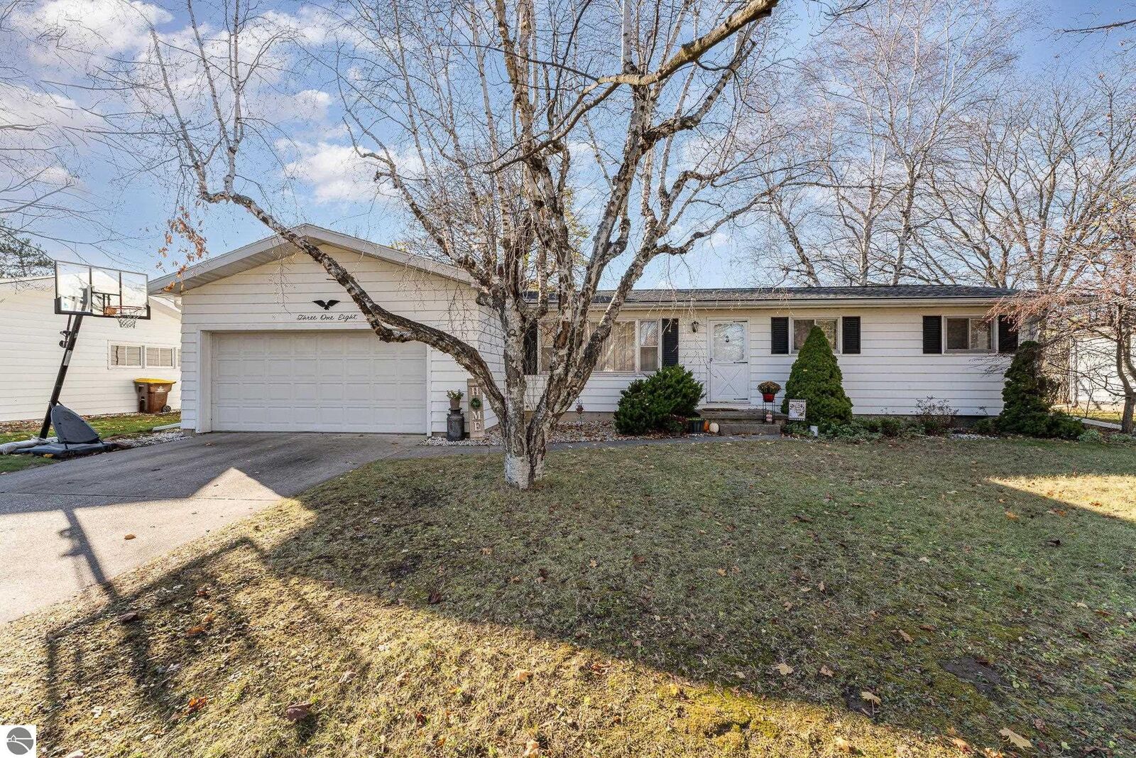 Property Photo:  318 Devon Drive  MI 48880 