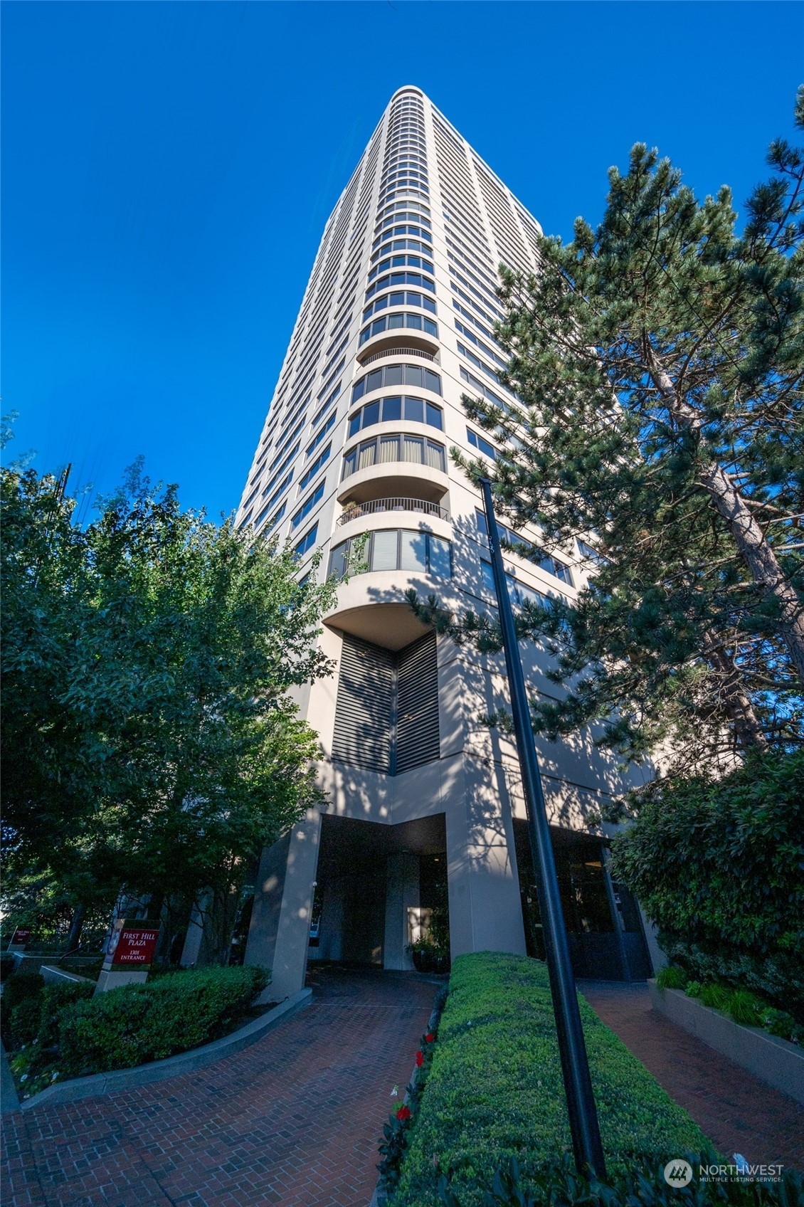 Property Photo:  1301 Spring Street 21I  WA 98104 