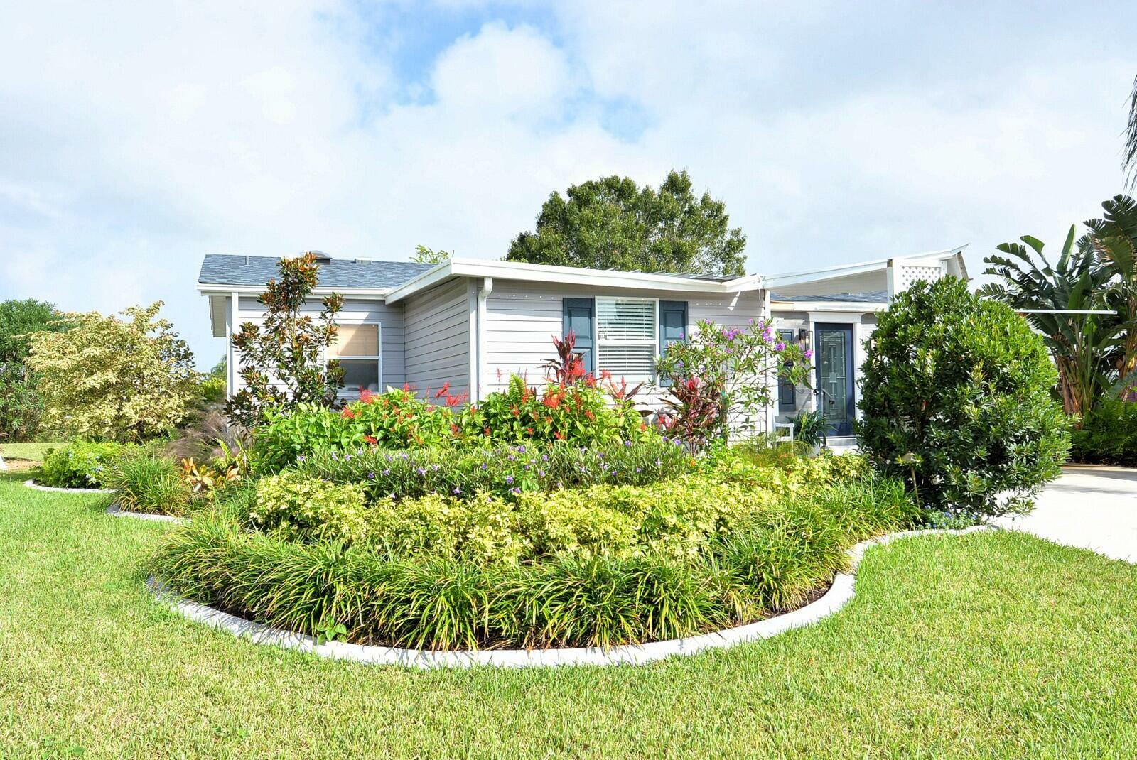 Property Photo:  7813 Horned Lark Circle  FL 34952 