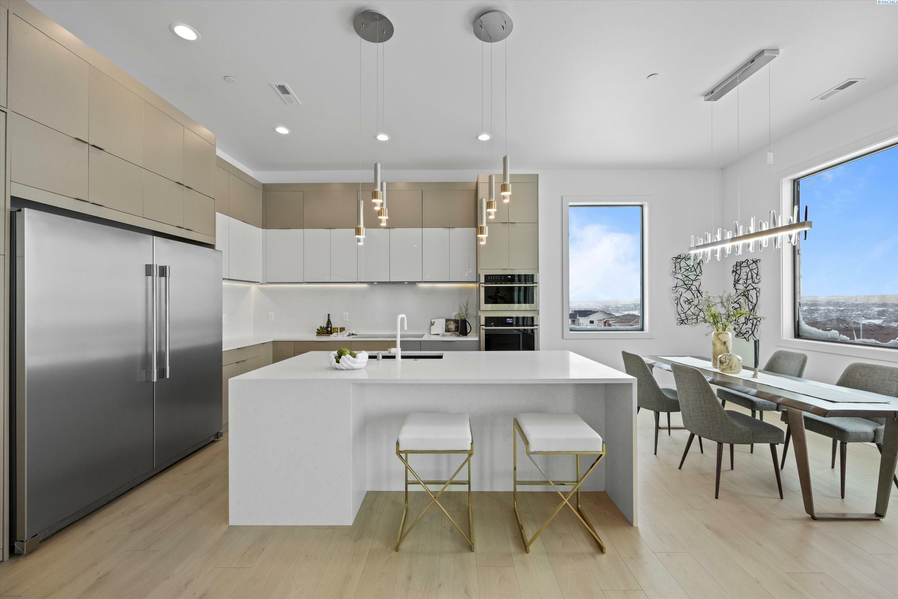Property Photo: 7475 W 22nd Pl WA 99338