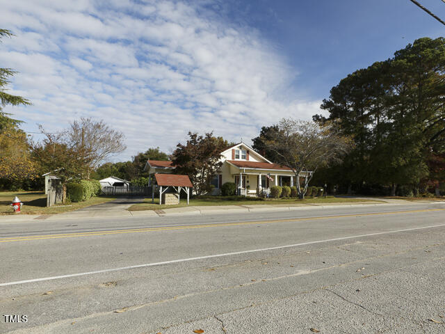 Property Photo: 715 E Broad Street NC 27526