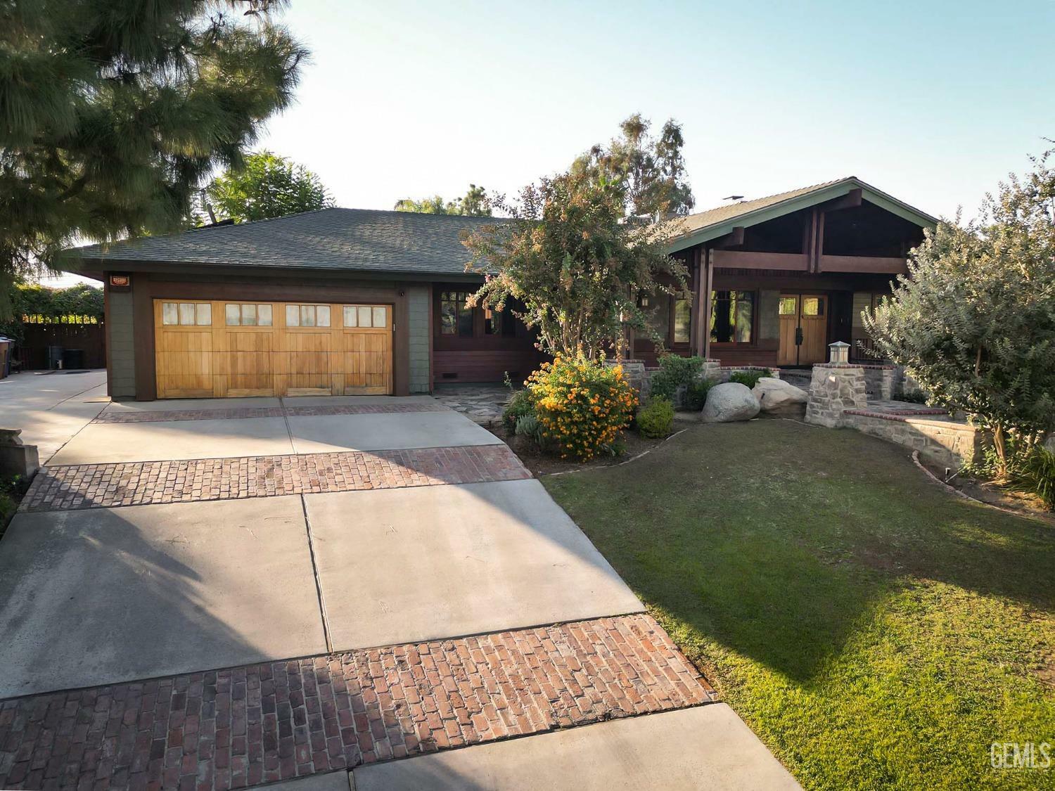 Property Photo:  3605 Pinehurst Drive  CA 93306 