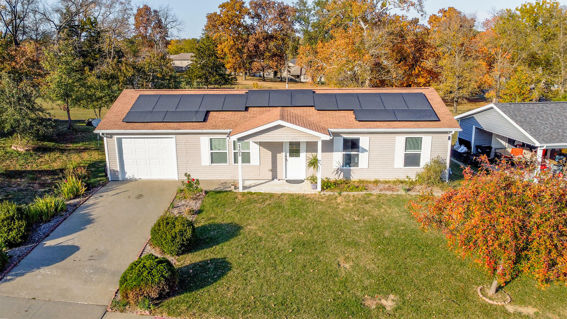 Property Photo: 2305 Thomas Dr MO 65202