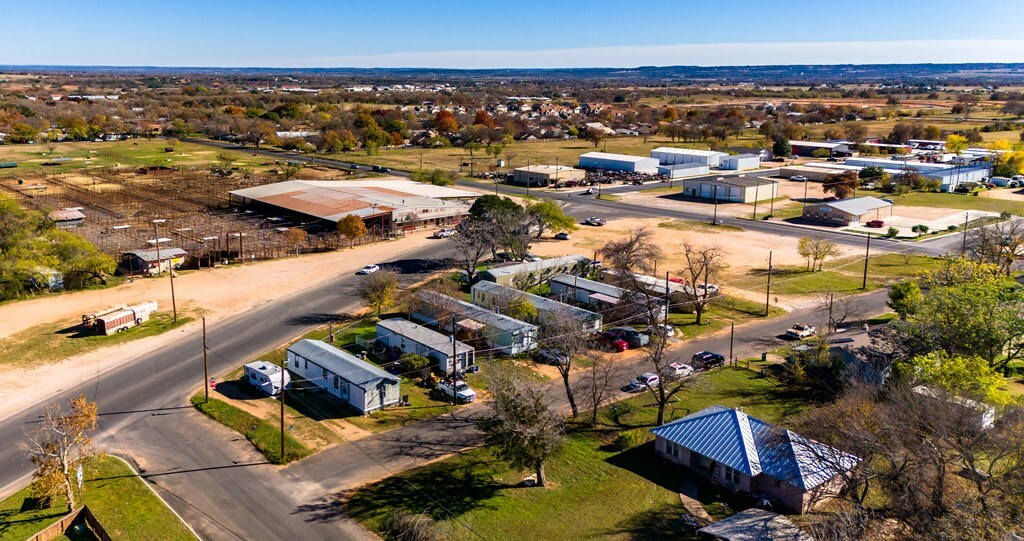 Property Photo:  613 Mustang St  TX 78624 