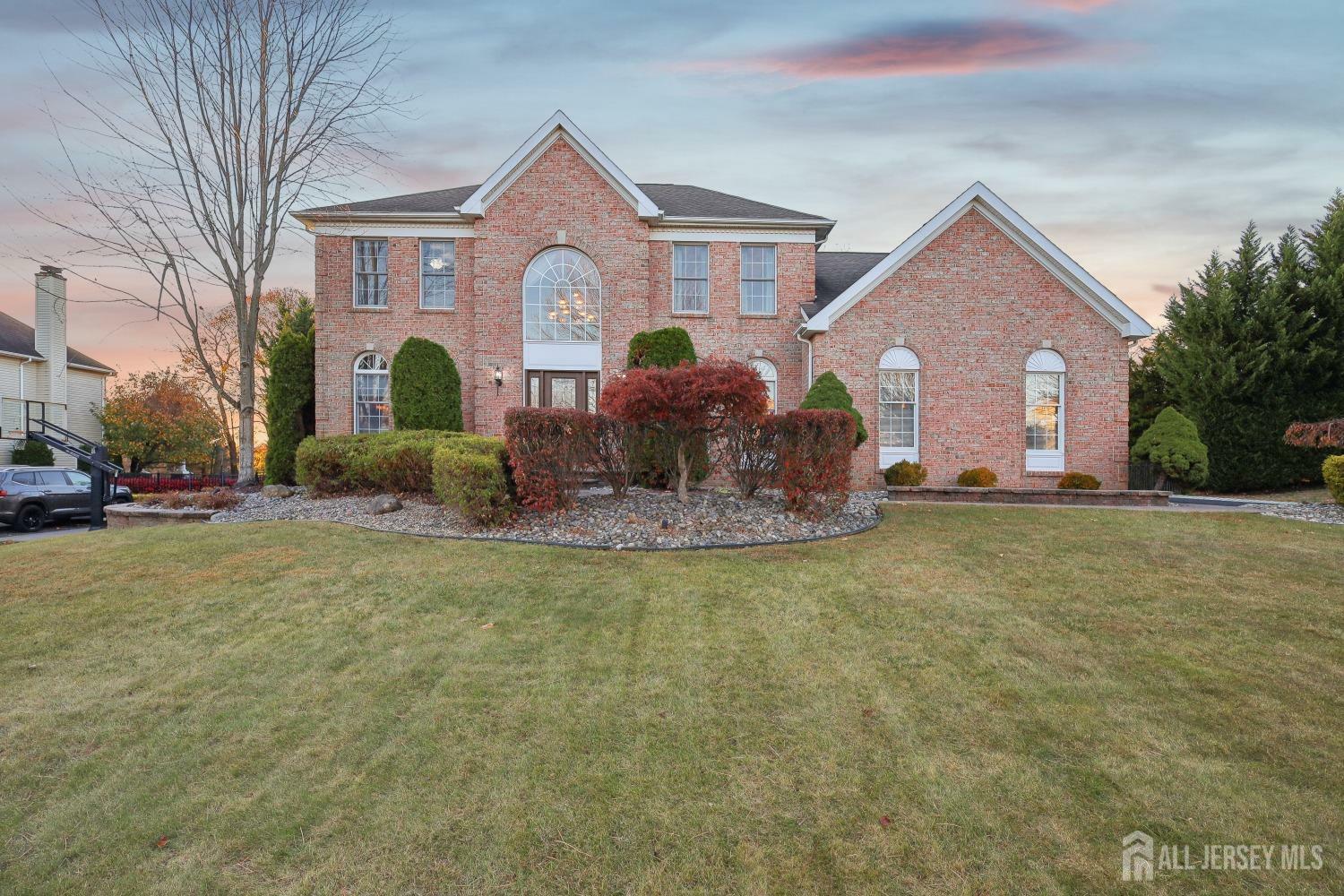 Property Photo:  14 Saddle Court  NJ 08831 