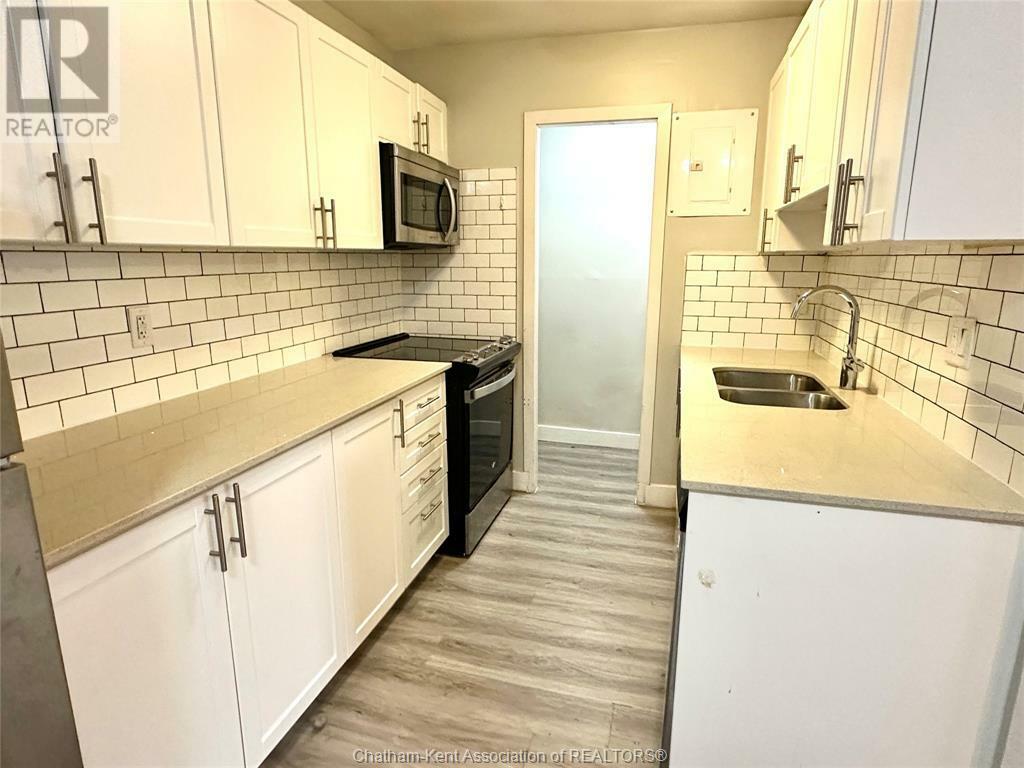 Property Photo:  43 Taylor Avenue 106  ON N7L 2T4 