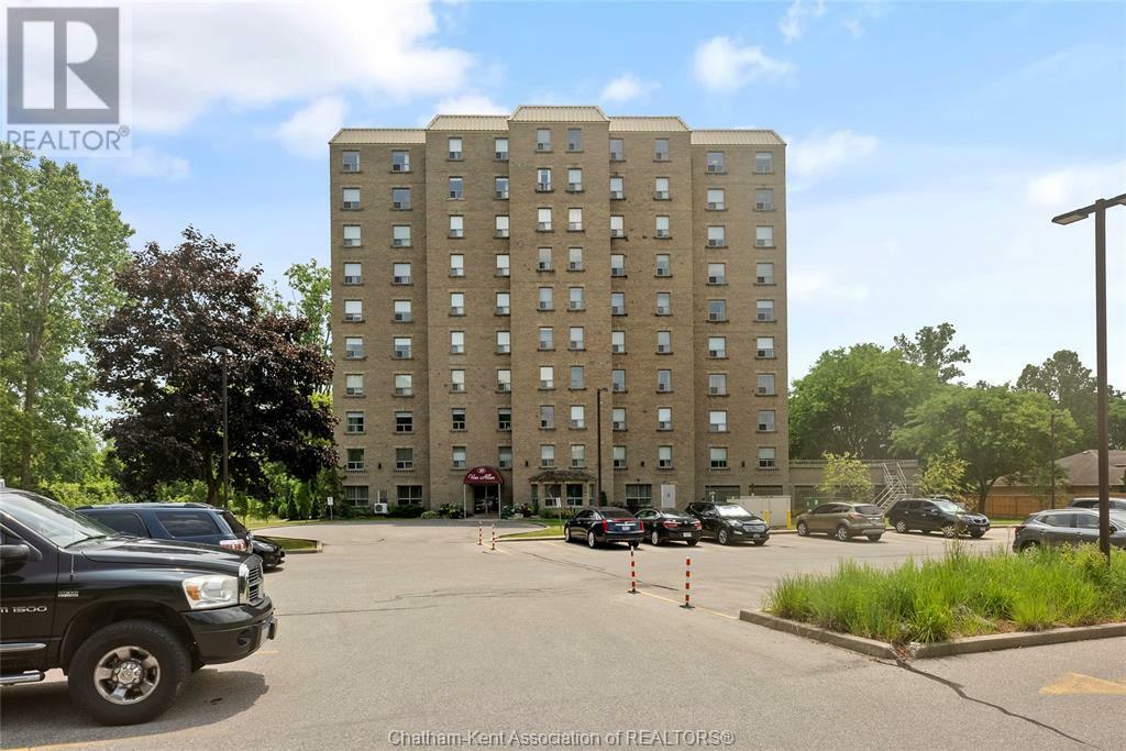 Property Photo:  10 Van Allen Avenue 1003  ON N7L 5K1 