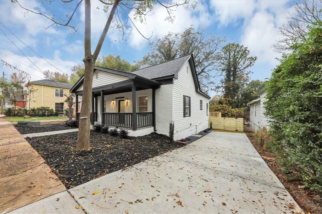 Property Photo:  923 Smith Street SW  GA 30310 