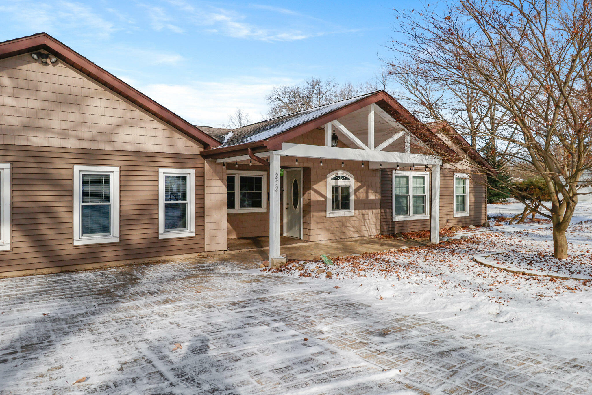 Property Photo: 252 Northview Drive IN 46383