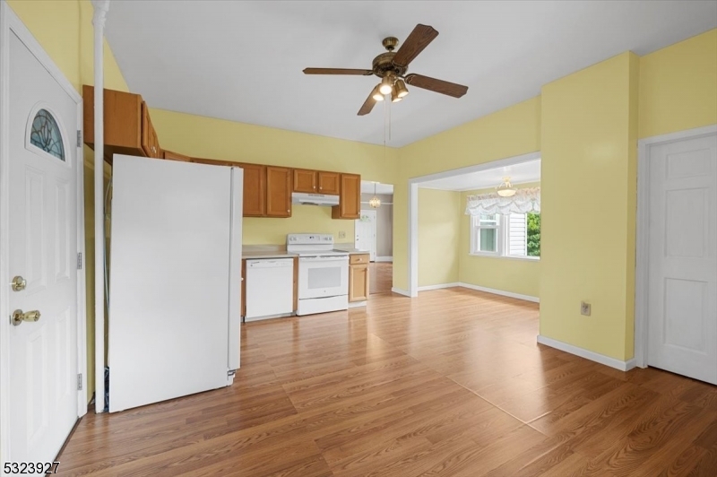 Property Photo:  65 Potterstown Rd B  NJ 08833 