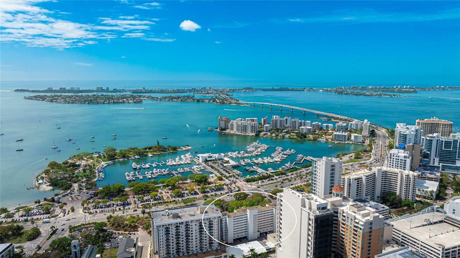 Property Photo: 33 S Gulfstream Avenue 307 FL 34236