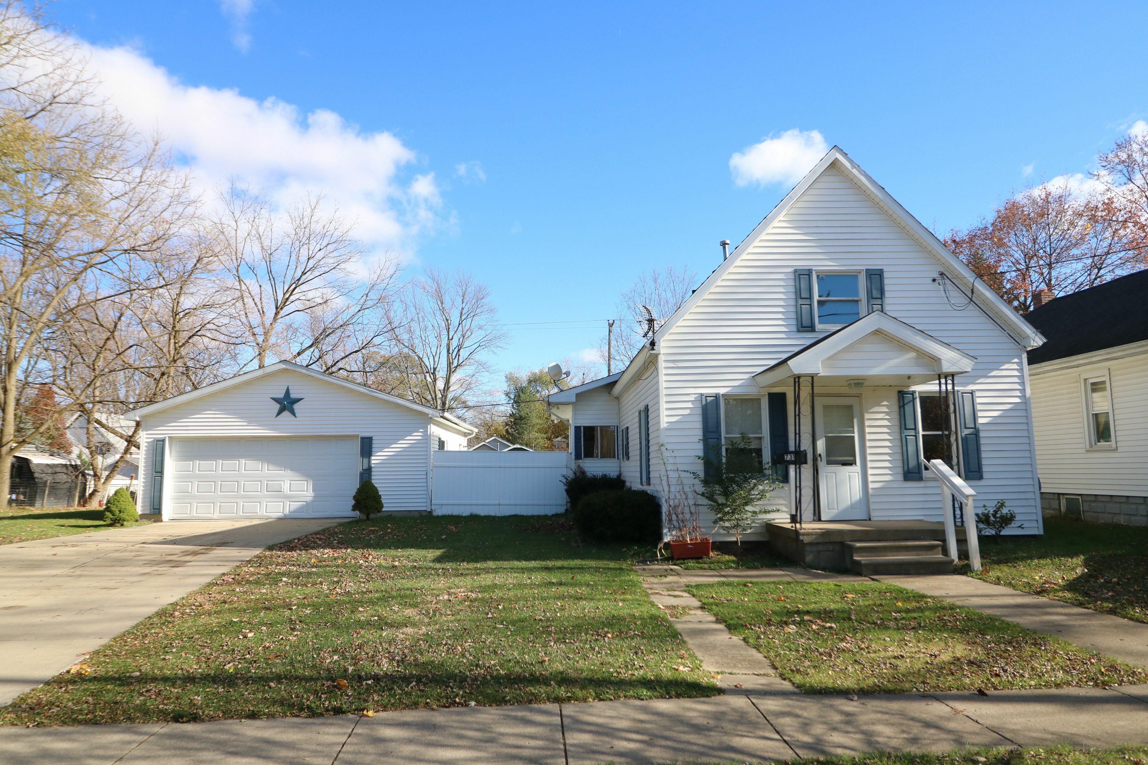 Property Photo:  731 Grand Avenue  MI 48867 4547 