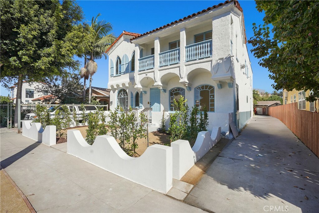 Property Photo:  2840 Potomac Avenue 1/2  CA 90016 