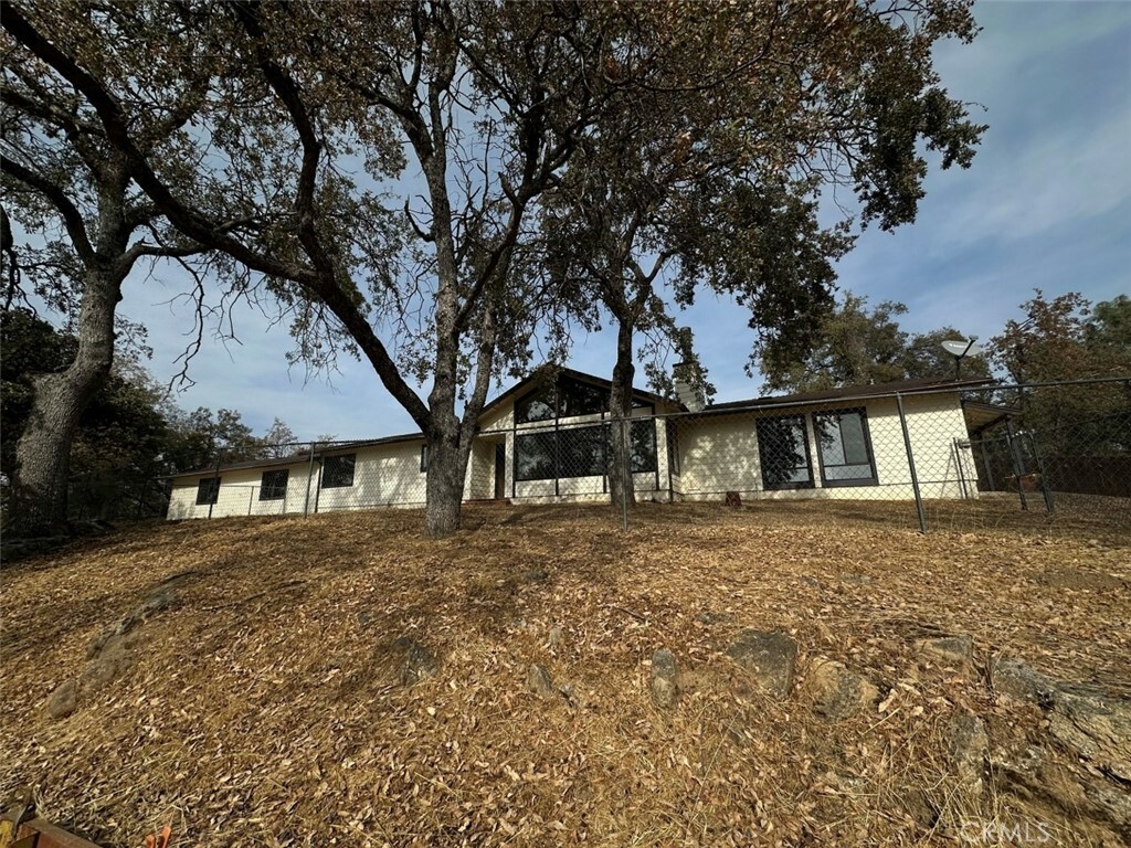 Property Photo:  32162 Maranatha Drive  CA 93643 