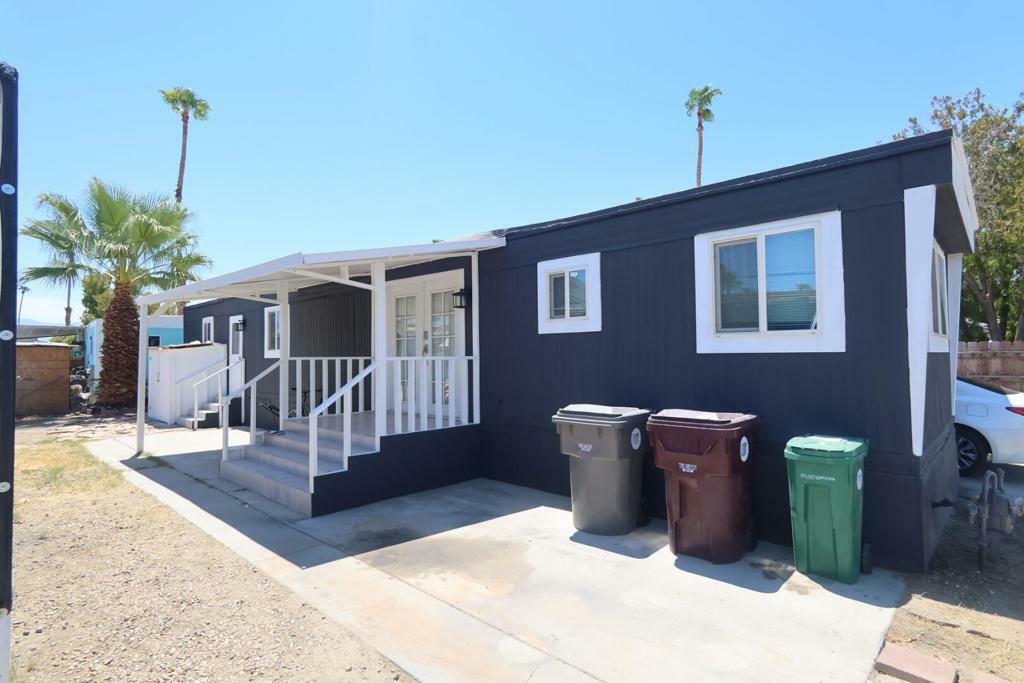 Property Photo:  81600 Fred Waring Drive 222  CA 92201 