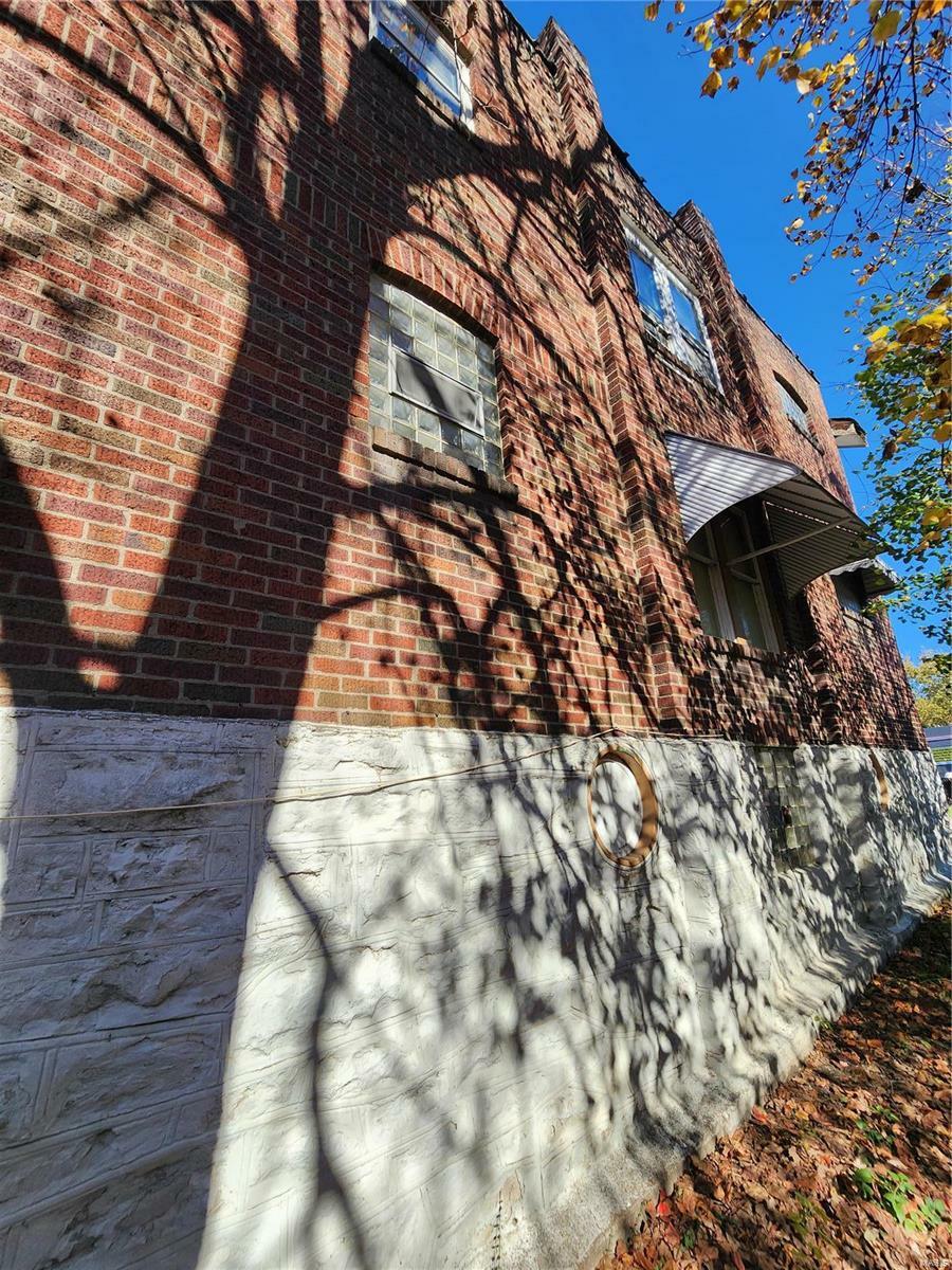 Property Photo:  4045 S Grand Boulevard  MO 63118 