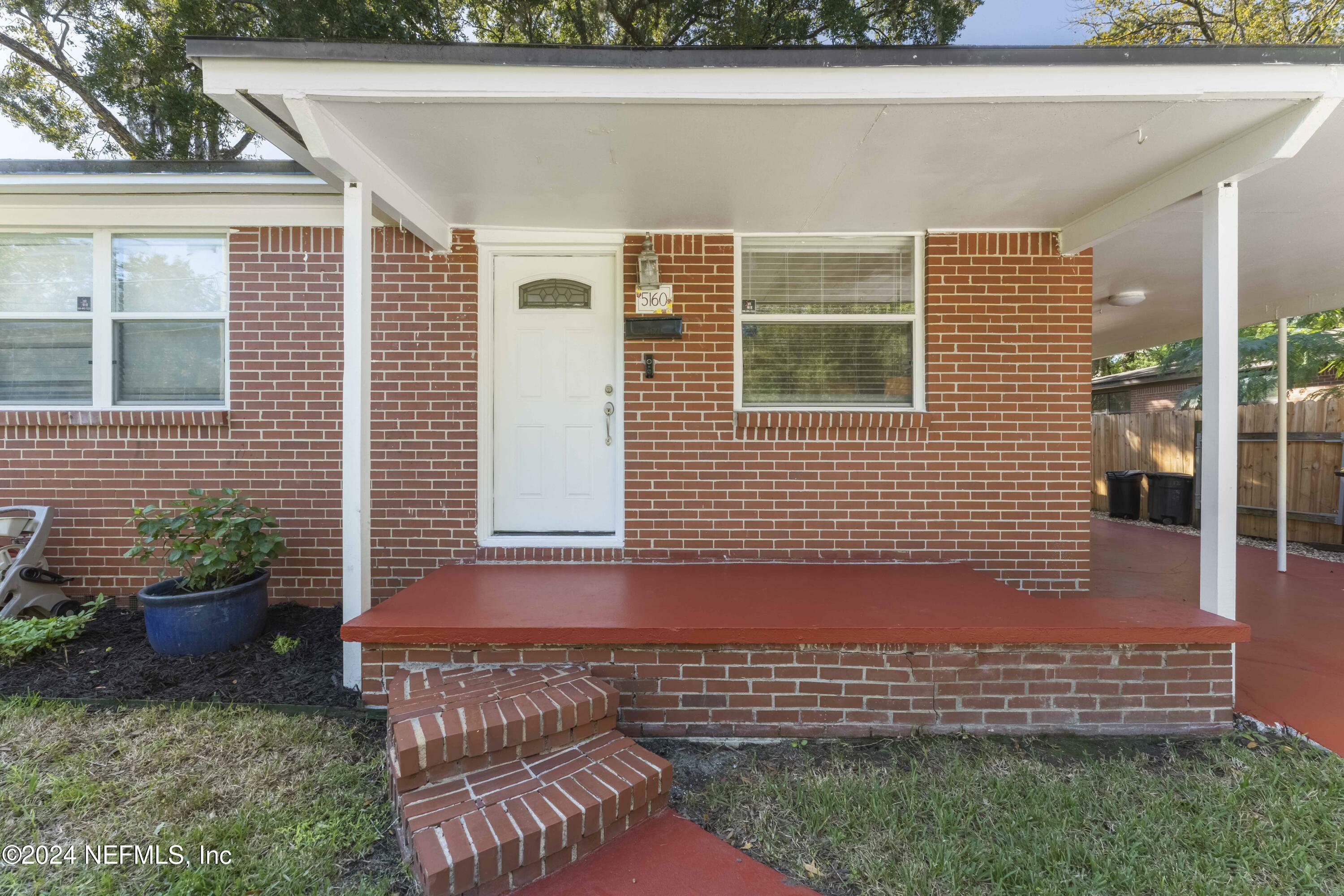 Property Photo:  5160 Quan Drive  FL 32205 