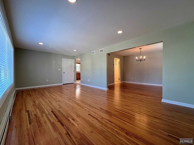 Property Photo:  54 Devon Street  NJ 07031 