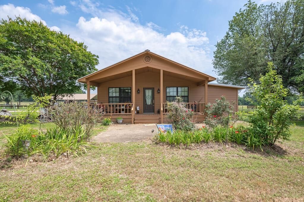 Property Photo:  2983 Fm 17  TX 75140 