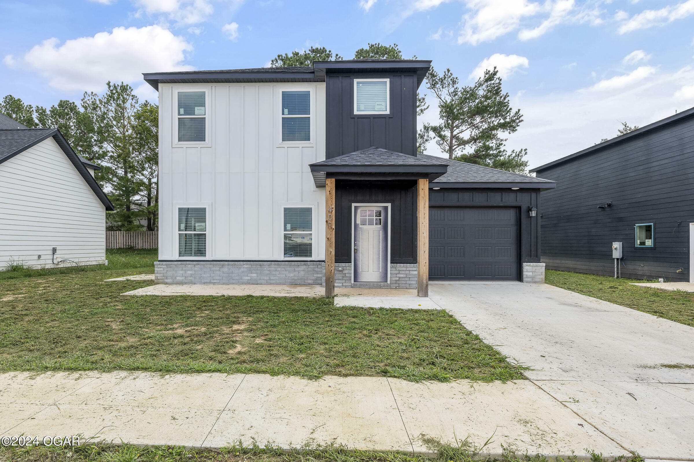 Property Photo:  411 S 21st St  AR 72758 