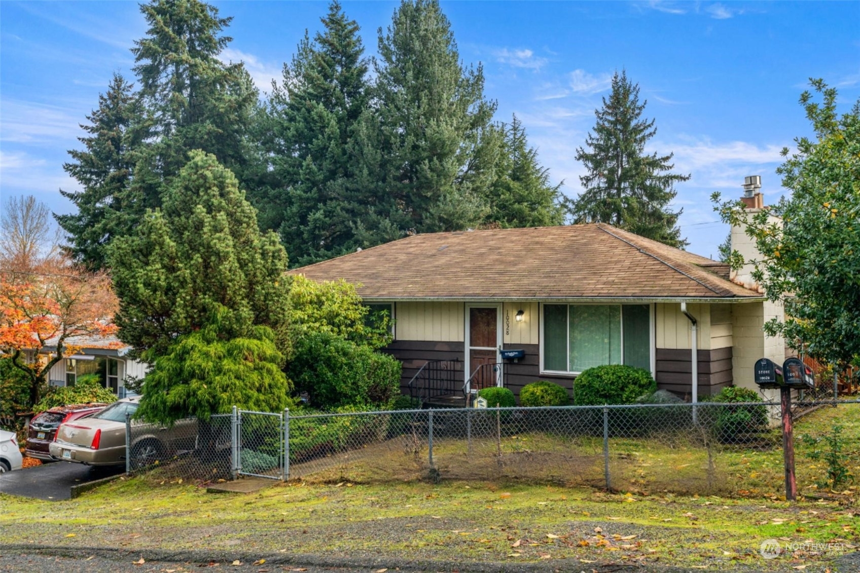 Property Photo:  10028 3rd Avenue SW  WA 98146 