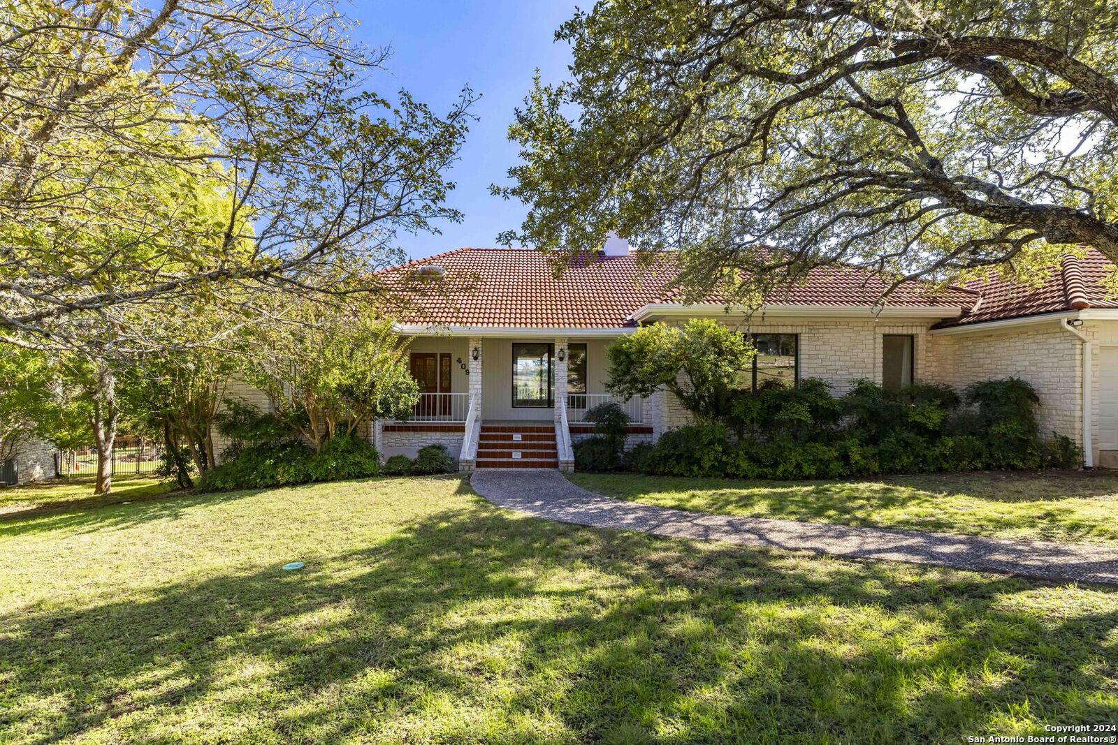 Property Photo:  409 Spring Mill Dr  TX 78028 
