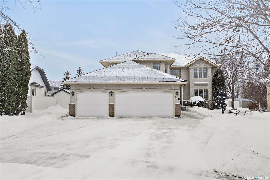 Photo de la propriété:  910 Braeside Place  SK S7V 1A9 