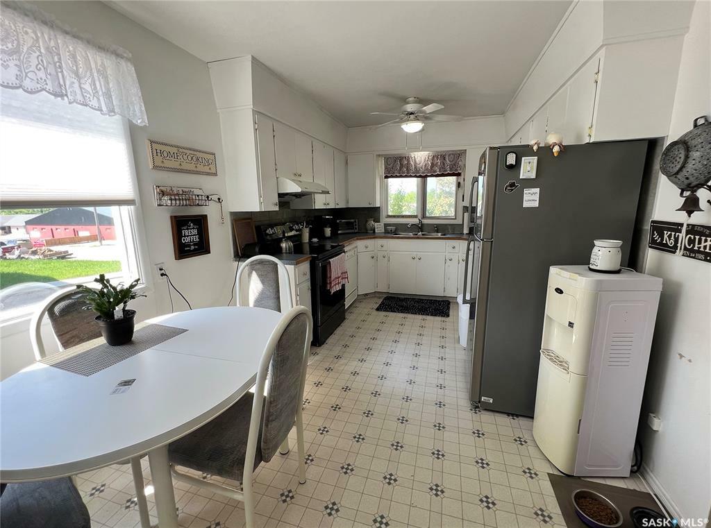 Property Photo:  231 18th Avenue NE  SK S9H 2Y2 