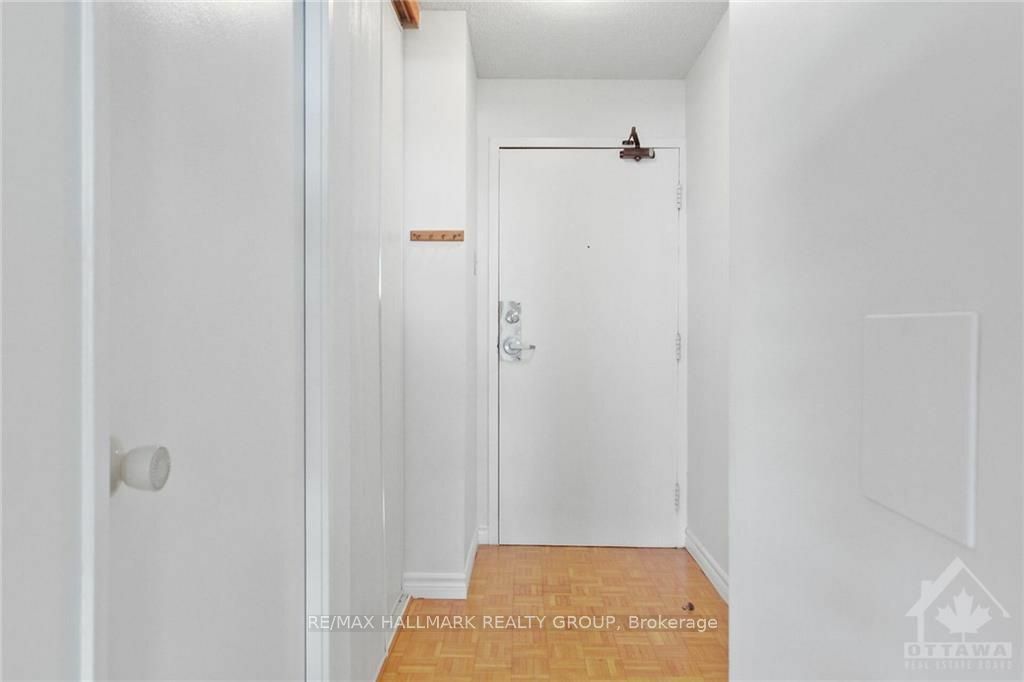 Property Photo:  475 Laurier Ave W 1405  ON K1R 7X1 