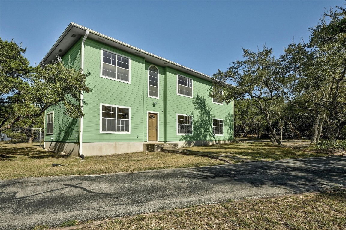 Property Photo: 8302 N Madrone Trail TX 78737