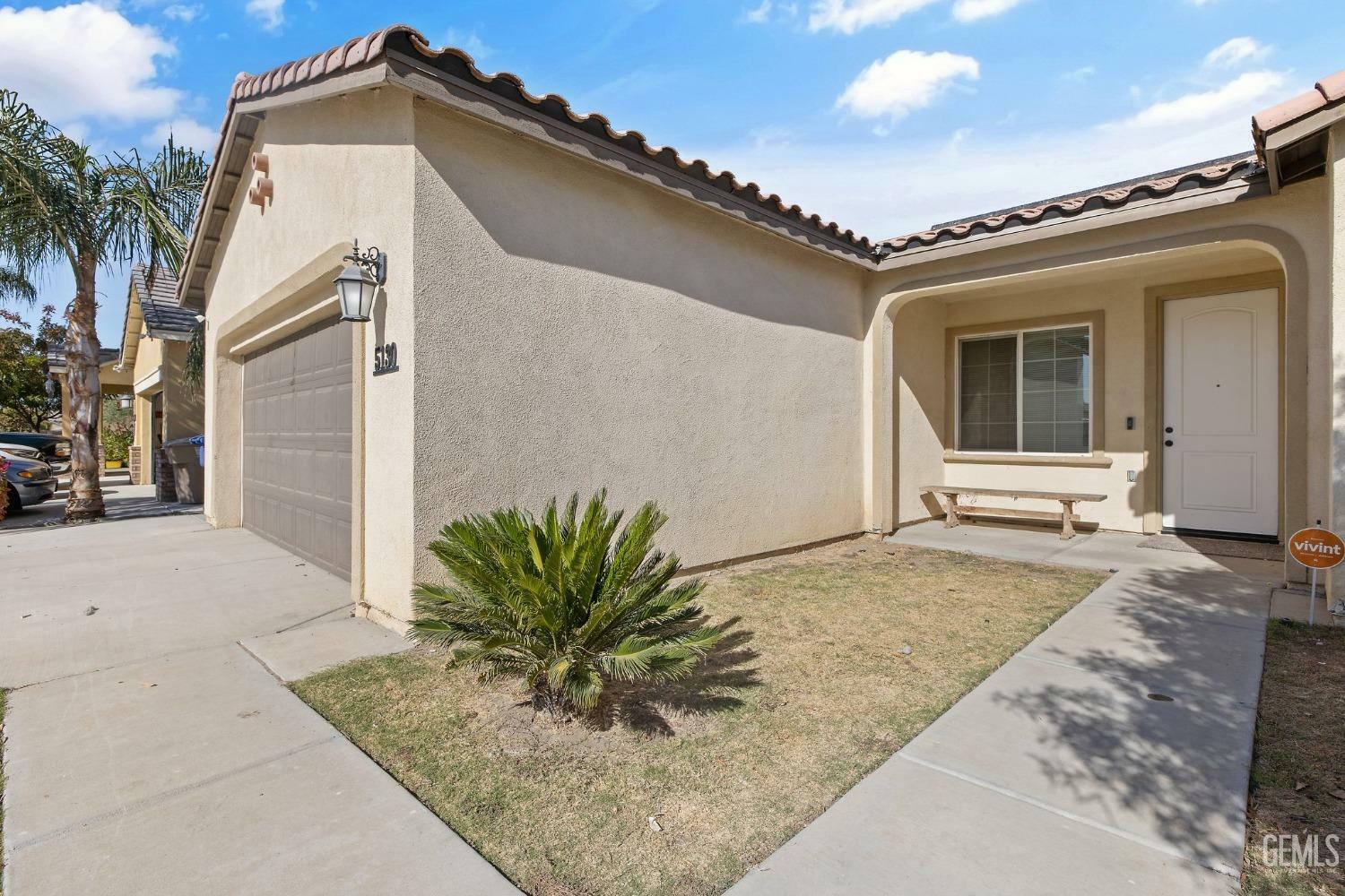 Property Photo:  5130 Blue Brook Way  CA 93313 