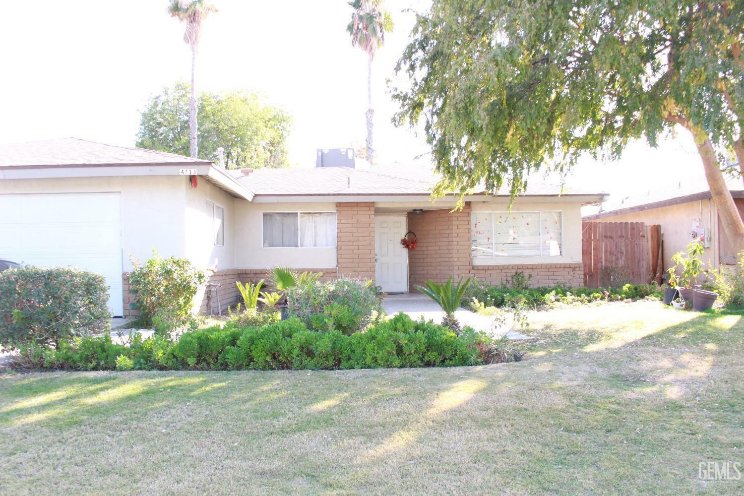 4713 Pinecastle Avenue  Bakersfield CA 93313 photo